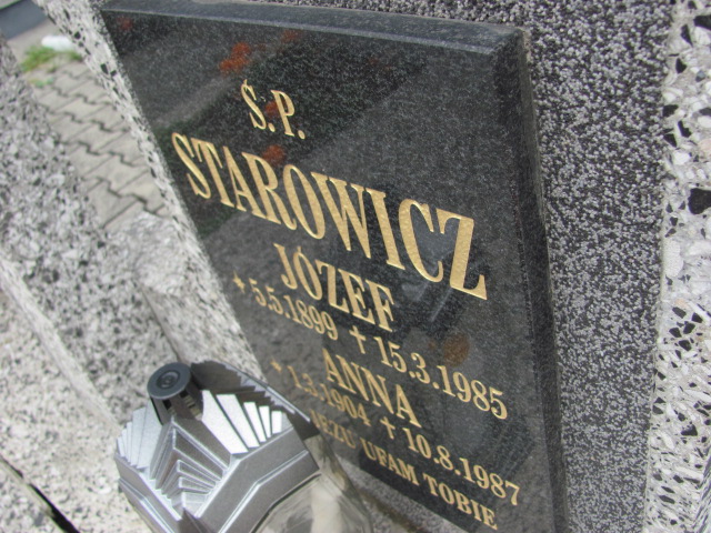 Grób Anna Starowicz